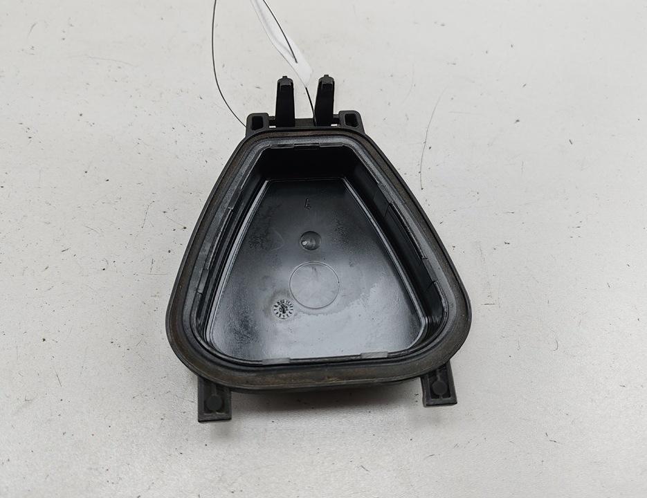крышка фары Volkswagen Passat B5+ (GP) 2002, 2.0 л., бензин, МКПП, чёрный, универсал, 154433-00