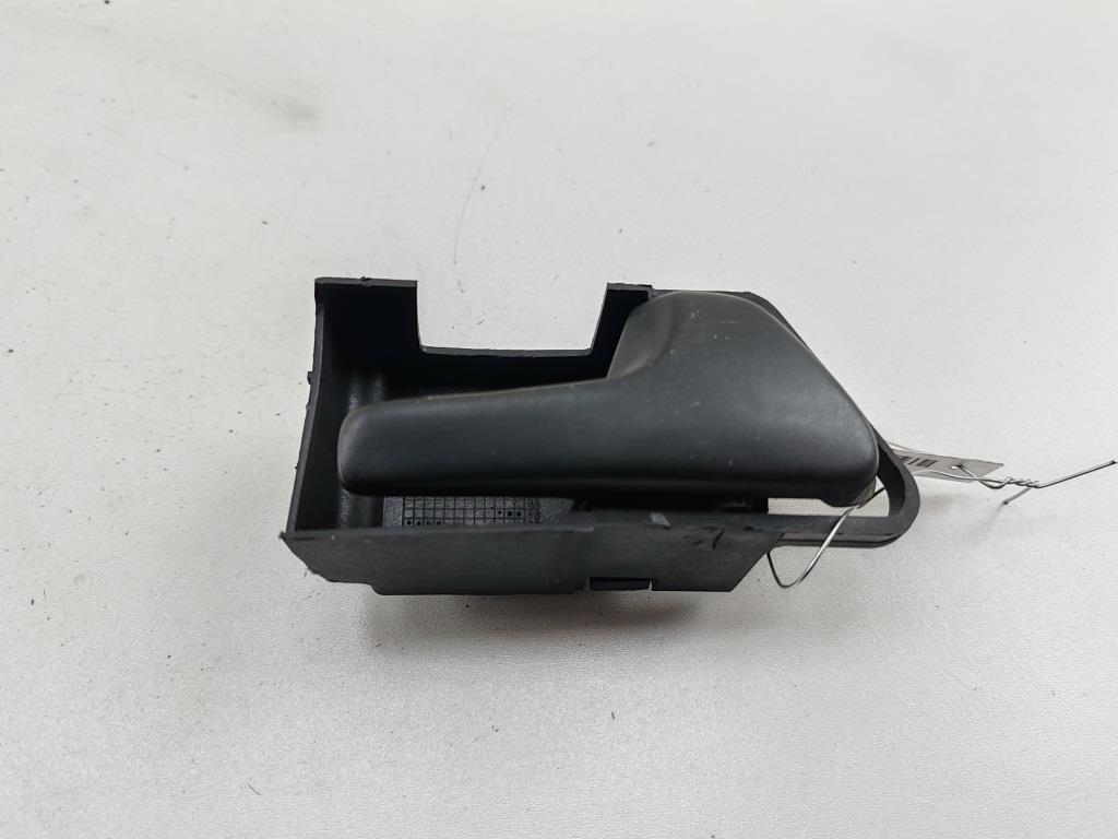 ручка внутренняя передняя правая Volkswagen Golf-3 1994, 1.8 л., бензин, АКПП, красный, хетчбэк 5 дв., 1H0837142