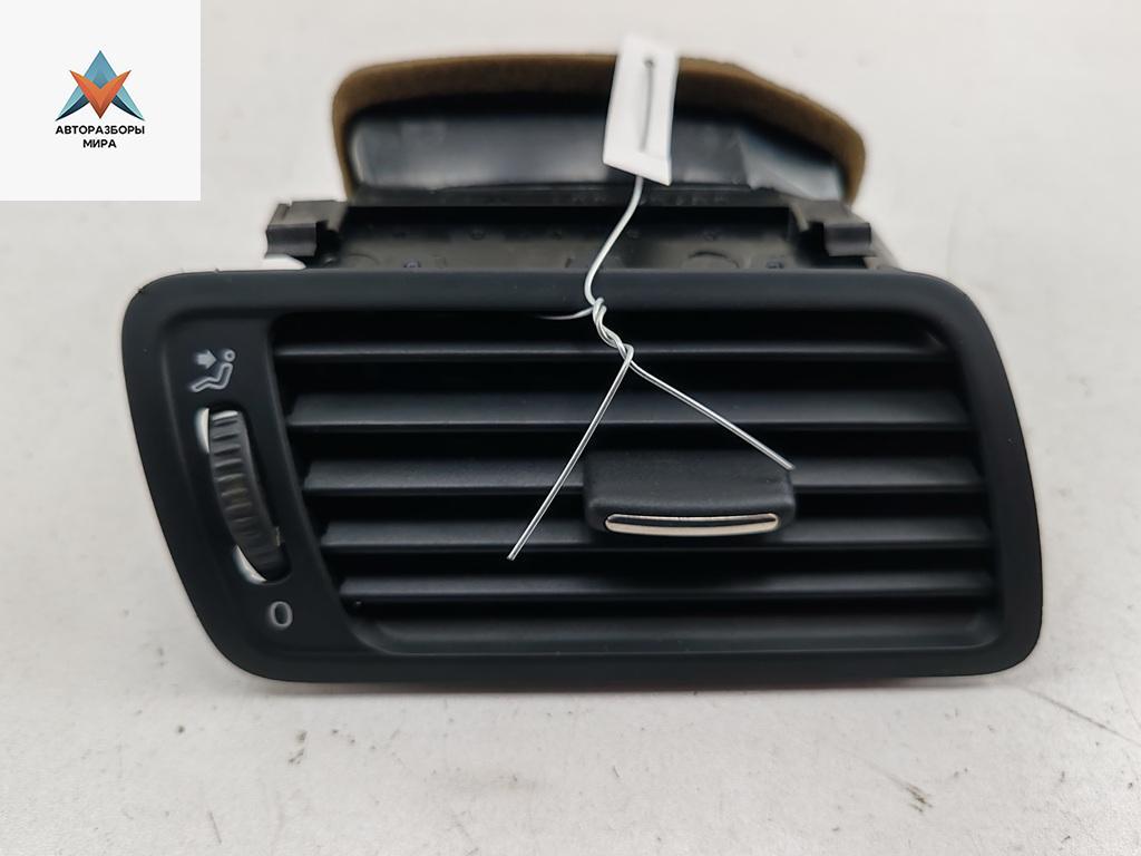 дефлектор обдува салона Volkswagen Passat B6 2009, 2.0 л., дизель, МКПП, синий, универсал, 3C1819702 - фото №1