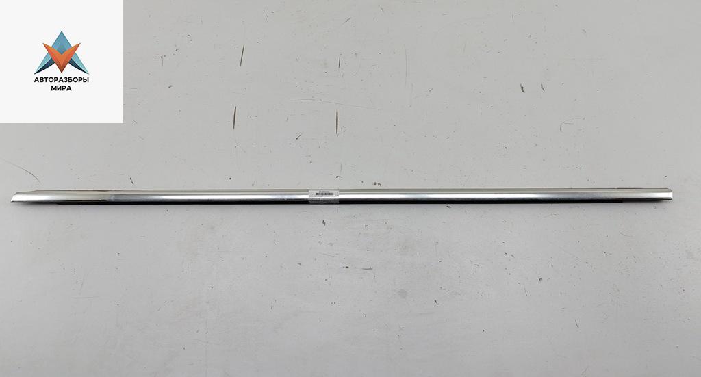 Молдинг стекла двери наружный Volkswagen Passat B6 2007, 2.0 л., бензин, МКПП, синий, универсал, 3C4837475B - фото №1