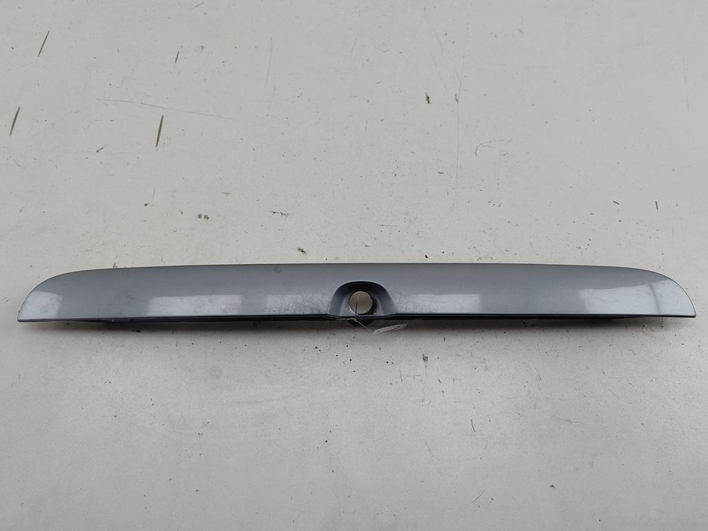 накладка подсветки номера Opel Zafira A 2004, 1.8 л., бензин, МКПП, серый, минивэн, 90579631