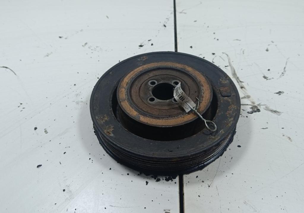 шкив помпы Mercedes-Benz W124 1989, 2.0 л., дизель, МКПП, белый, седан