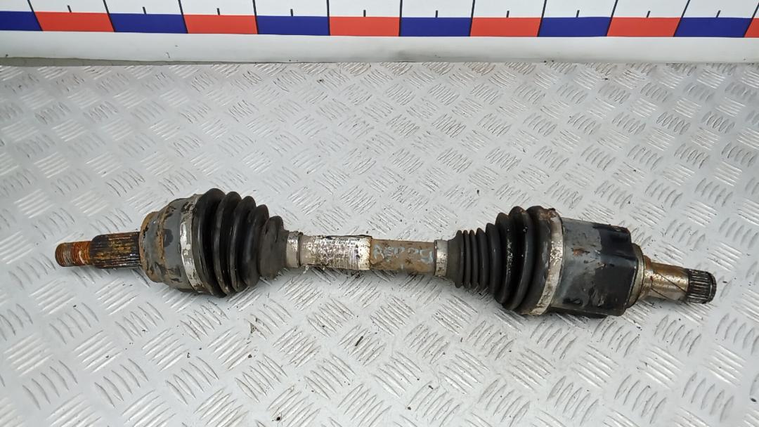 полуось передняя левая (приводной вал, ШРУС) Land Rover Range Rover Evoque L551 2018, 2.0 л., дизель, МКПП, внедорожник 5 дв. - фото №1