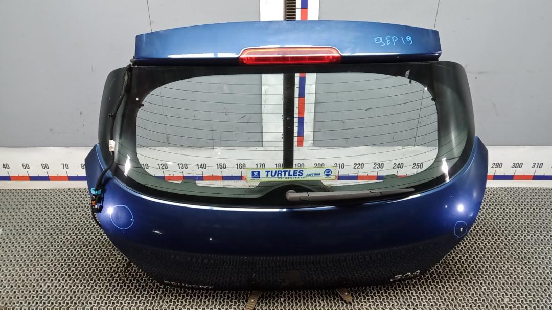 крышка багажника Peugeot 308 T7 2009, 1.6 л., дизель, МКПП, хетчбэк 5 дв. - фото №1