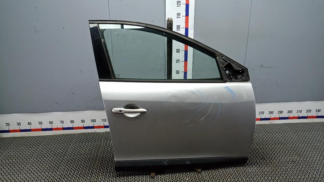 дверь передняя правая Renault Megane 3 поколение 2009, 1.5 л., дизель, МКПП, хетчбэк 5 дв. - фото №1