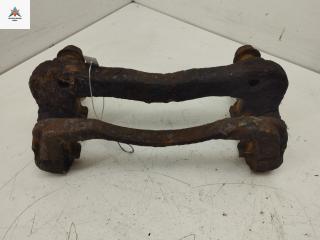 скоба суппорта Mitsubishi Space Wagon 3 поколение (Typ N50) 1999, 2.4 л., бензин, МКПП, серый, минивэн