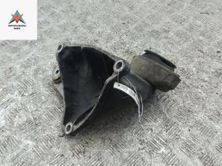 кронштейн КПП Volkswagen Passat B5 [рестайлинг] 2002, 2.0 л., бензин, МКПП, чёрный, универсал