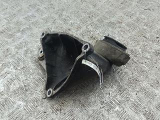 кронштейн КПП Volkswagen Passat B5+ (GP) 2002, 2.0 л., бензин, МКПП, чёрный, универсал