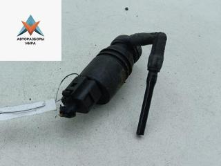 насос (моторчик) омывателя стекла Volkswagen Passat B5 1998, красный, седан