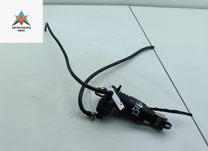 насос (моторчик) омывателя стекла BMW 3 серия E36 1994, красный, хетчбэк 3 дв. - фото №1