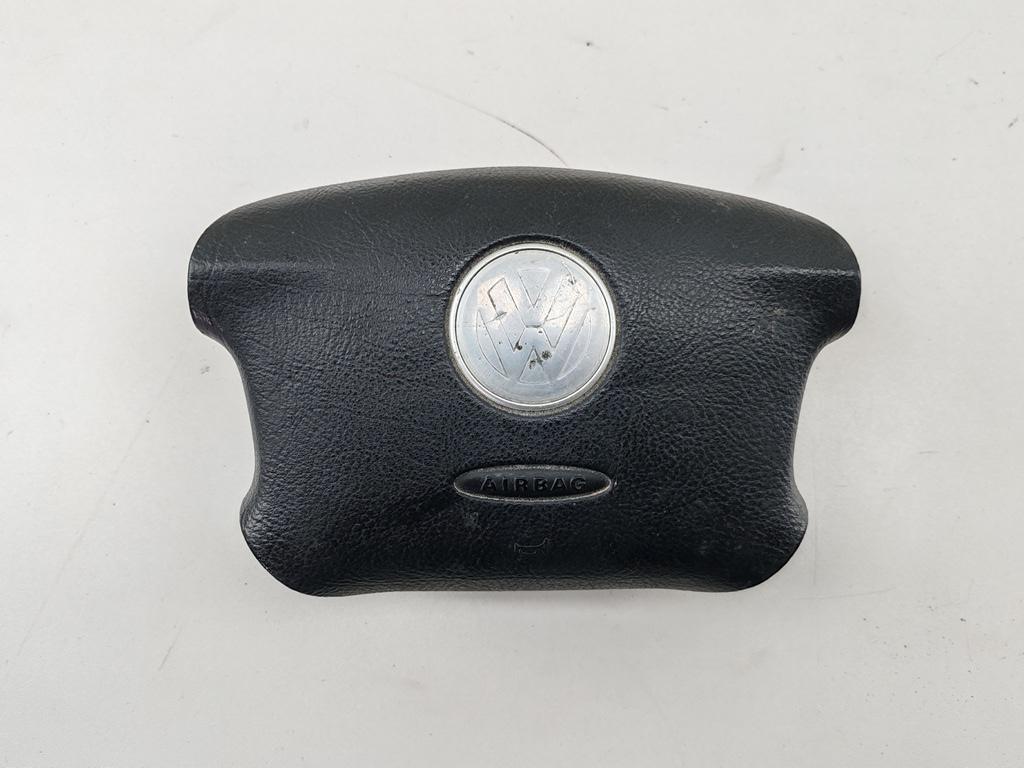 подушка безопасности водителя Volkswagen Passat B5 1998, 1.8 л., бензин, МКПП, синий, универсал, 3B0880201AE