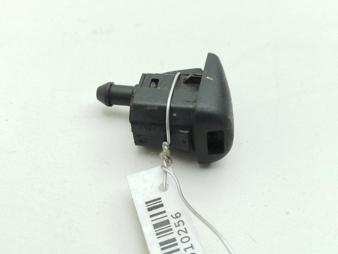 форсунка омывателя лобового стекла BMW 5 E60/E61 2006, 2.5 л., дизель, АКПП, серый, универсал, 7132969