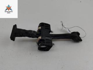 ограничитель открывания двери Opel Astra H/Family [рестайлинг] 2005, универсал, 13107175