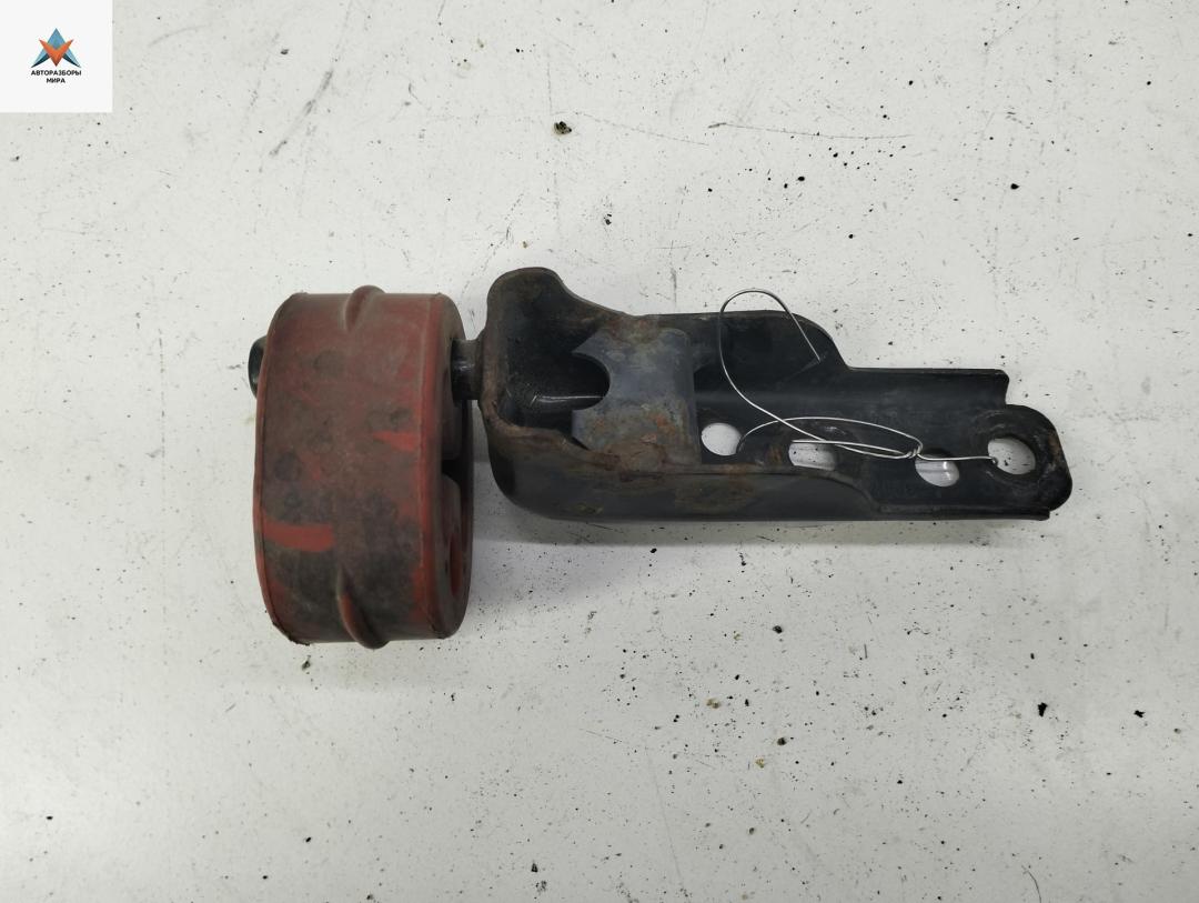 кронштейн глушителя Volkswagen Passat B6 2008, 1.8 л., бензин, МКПП, чёрный, универсал, 3C0253144F - фото №1