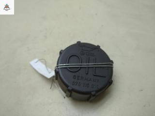 пробка маслозаливная Volkswagen Transporter T4 1992, 2.4 л., дизель, МКПП, красный, микроавтобус, 070115319