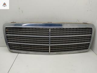 решетка радиатора Mercedes-Benz C-Класс W202/S202 1995, серый, седан, 2028800023