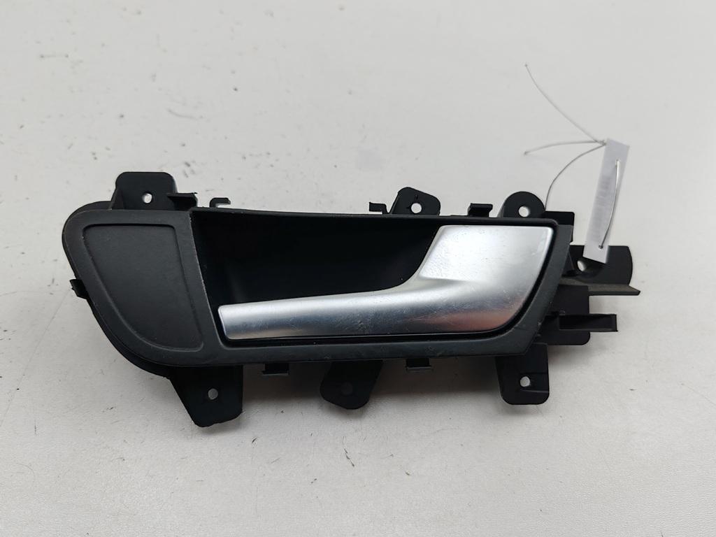ручка внутренняя передняя правая Audi A4 B8/8K 2009, 2.0 л., дизель, МКПП, чёрный, универсал, 8K0837020 - фото №1