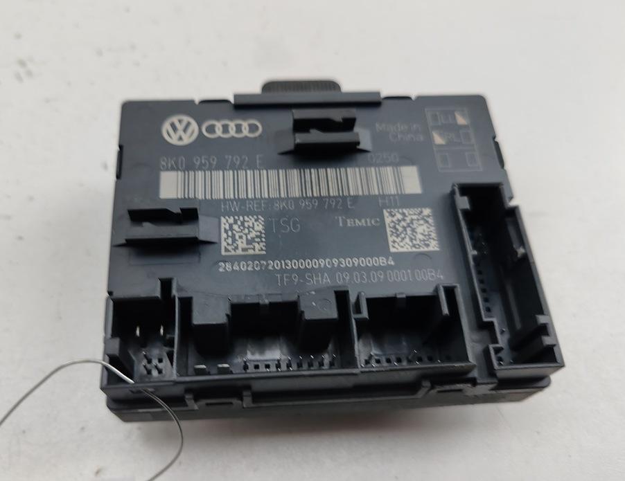 блок комфорта Audi A4 B8 2009, 2.0 л., дизель, МКПП, чёрный, универсал, 8K0959792E