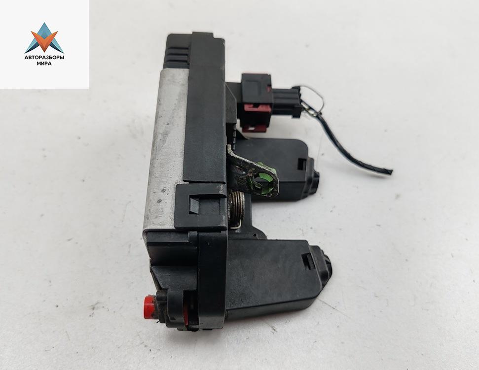 замок двери задней правой Opel Zafira 1 поколение (A) 2000, 2.0 л., дизель, МКПП, чёрный, минивэн, 24414135 - фото №1