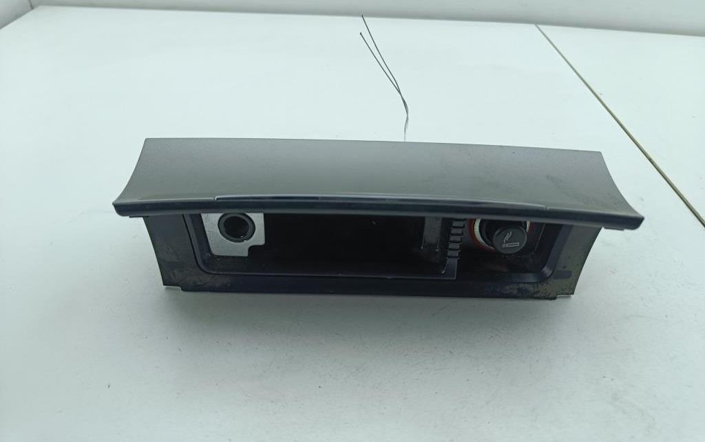пепельница Volkswagen Passat B6 2007, 2.0 л., дизель, АКПП, синий, универсал, 3C0863284