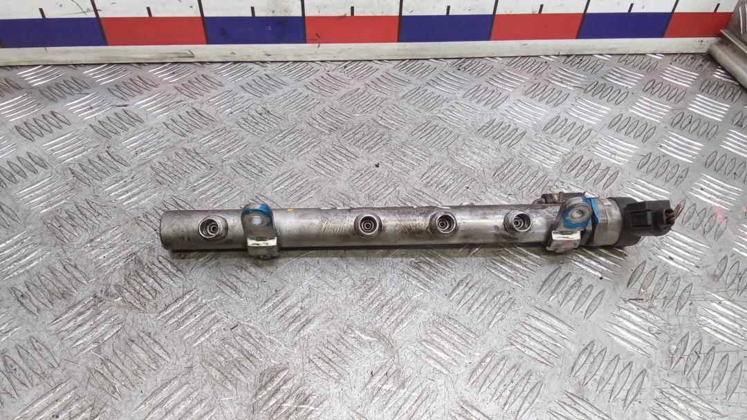 топливная рампа Chrysler 300C 1 поколение 2008, 3.0 л., дизель, АКПП, седан - фото №1