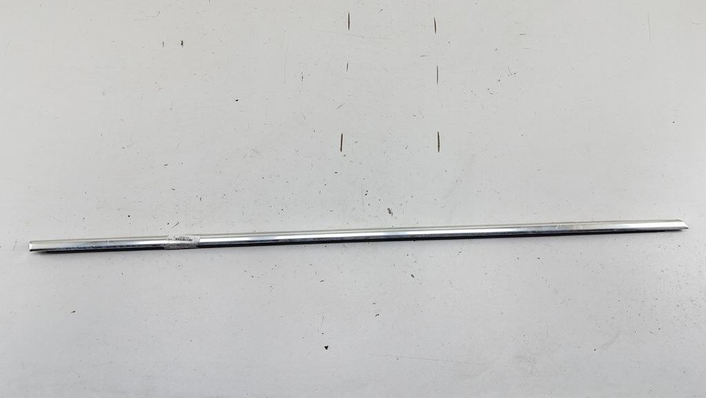 Молдинг стекла двери наружный Opel Insignia 1 поколение (A) 2009, 2.8 л., бензин, АКПП, серый, универсал, 13228108 - фото №1