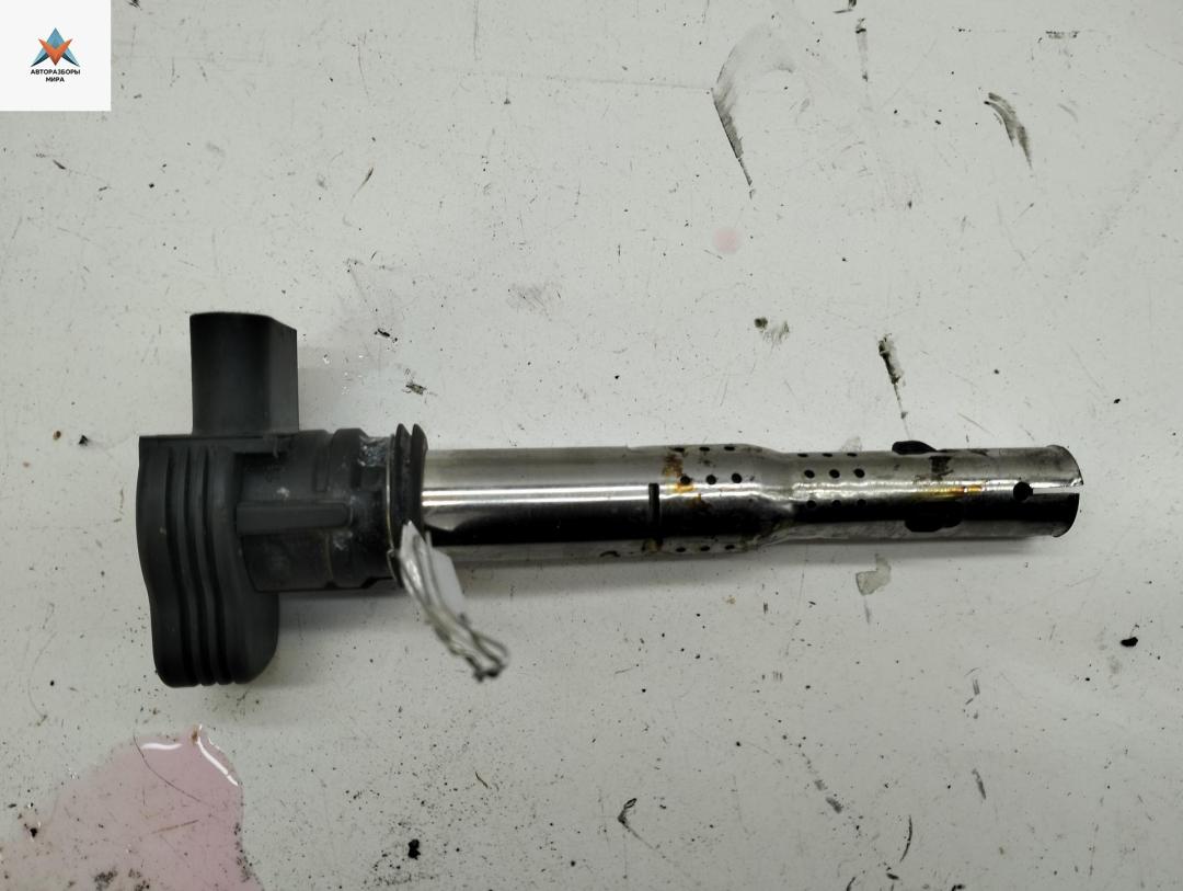 катушка зажигания Volkswagen Passat B6 2008, 1.8 л., бензин, МКПП, чёрный, универсал, 07K905715D - фото №1