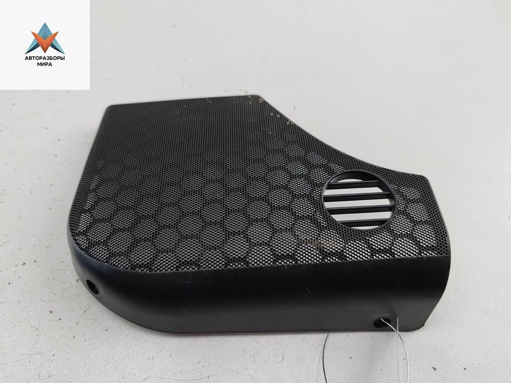 Сетка (решетка) динамика Audi 100 4A/C4 1992, 2.3 л., бензин, МКПП, белый, седан, 4A0035420 - фото №1