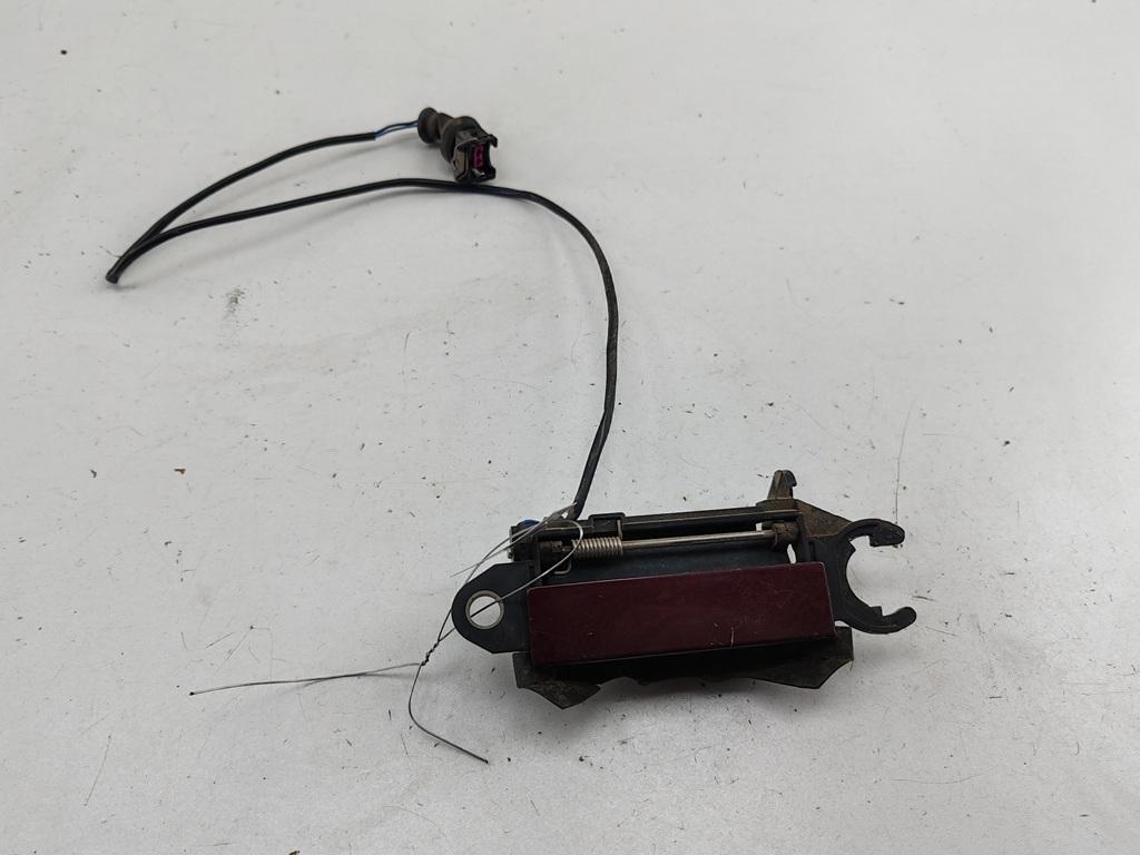 ручка наружная передняя левая Audi A4 B5 1997, 2.6 л., бензин, МКПП, красный, седан, 8D1837015E