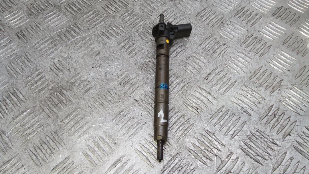 форсунка Volkswagen Tiguan 1 поколение 2010, 2.0 л., дизель, МКПП, внедорожник 5 дв., 03L130277, 03L130855 - фото №1