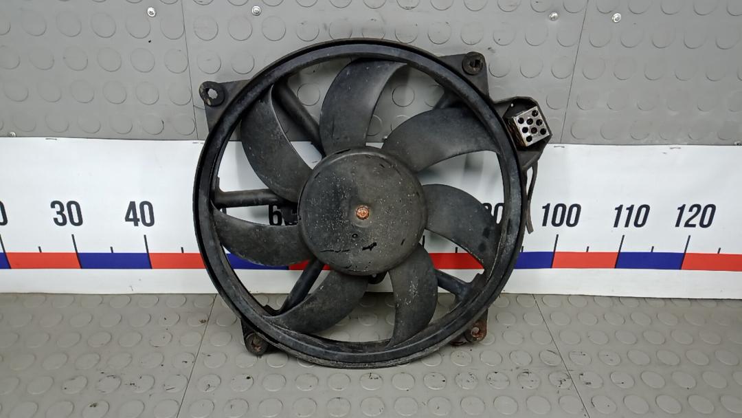 вентилятор радиатора Renault Megane 3 поколение 2010, 1.5 л., дизель, МКПП, хетчбэк 5 дв. - фото №1