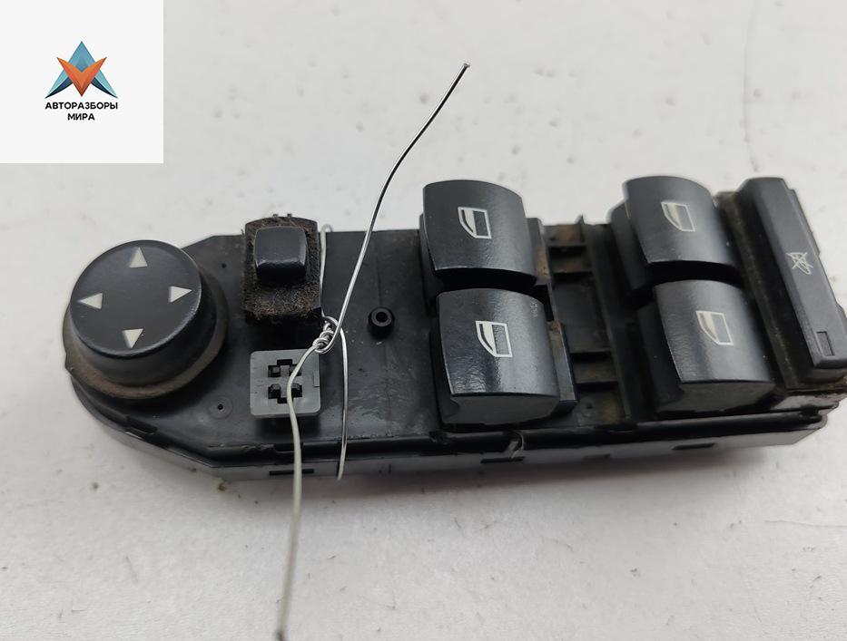 блок управления стеклоподъемниками BMW 5 серия E60/E61 2005, 2.5 л., дизель, МКПП, серый, универсал, 6951904 - фото №1