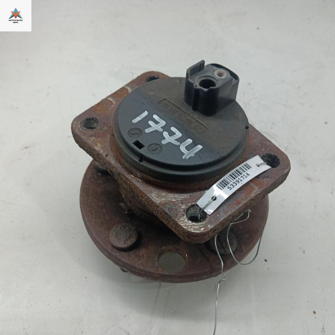 ступица задняя правая Ford Mondeo 3 поколение 2001, 2.0 л., бензин, АКПП, серый, хетчбэк 5 дв. - фото №1