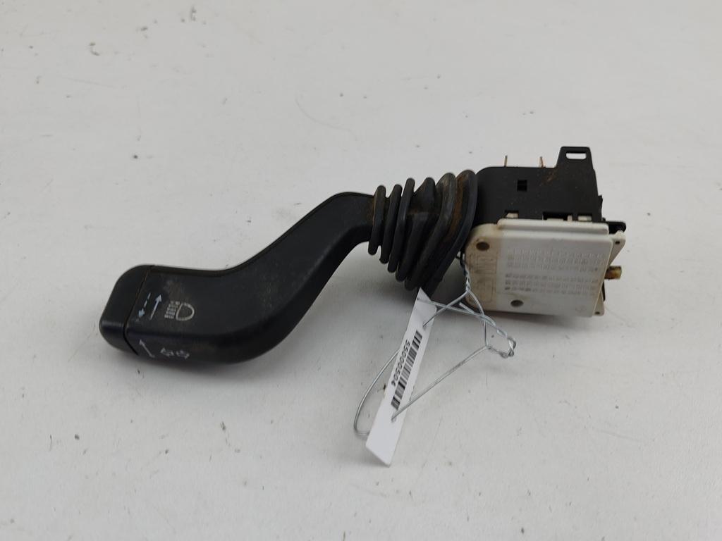 переключатель поворотов Opel Omega B 2000, 2.2 л., бензин, МКПП, чёрный, универсал, 90221174