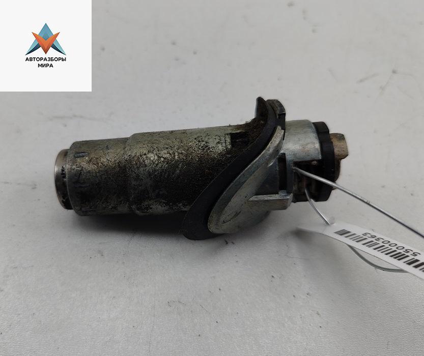 Личинка замка багажника Audi A6 4B/C5 1998, 2.4 л., бензин, АКПП, серый, седан - фото №1