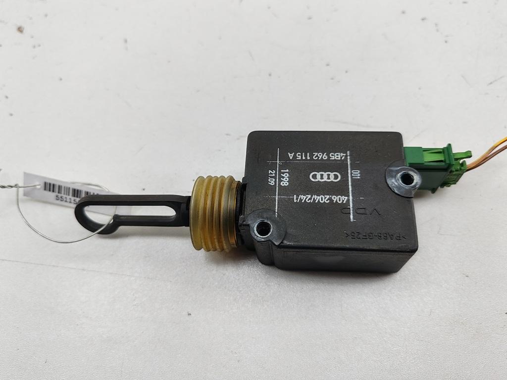 активатор замка багажника Audi A6 C5 1998, 1.9 л., дизель, МКПП, чёрный, седан, 4B5962115A