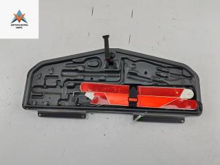 знак аварийной остановки BMW 5 серия E39 1997, 2.0 л., бензин, МКПП, синий, седан