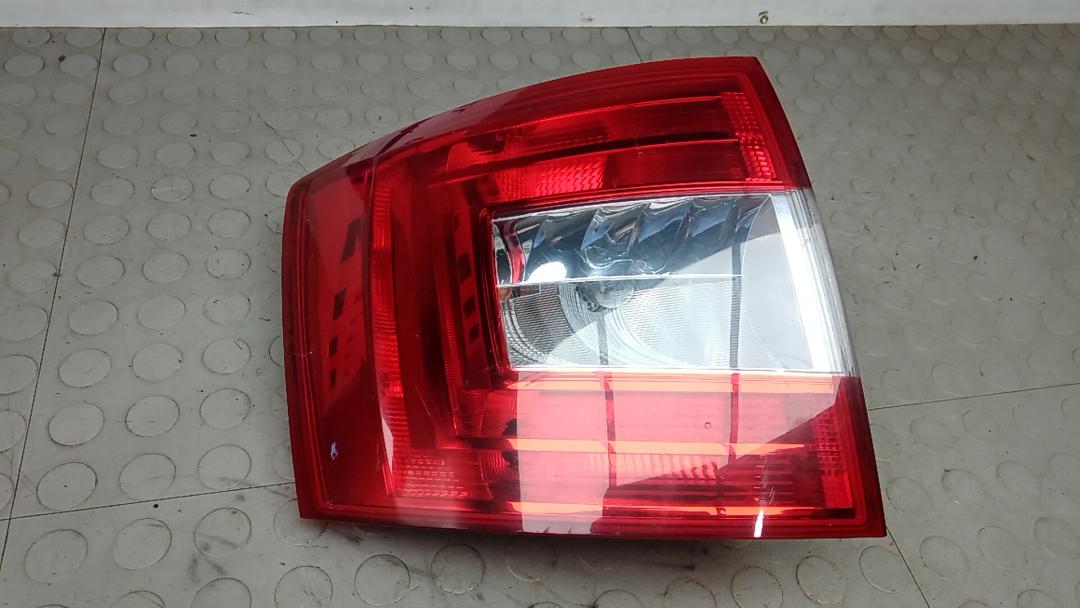 фонарь задний левый Skoda Octavia 3 поколение (A7) 2013, 1.6 л., дизель, АКПП, универсал, 5E9945111 - фото №1