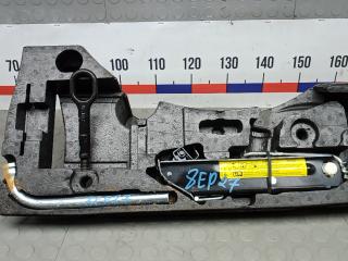 ящик под инструменты / набор инструментов Volkswagen Passat B6 2008, 2.0 л., дизель, МКПП, универсал, 4D0012219A, 1T0805615A, 3C0011031B