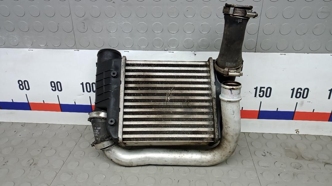 радиатор интеркулера Audi A6 4F/C6 2006, 3.0 л., дизель, АКПП, универсал, 4F0145806AA - фото №1