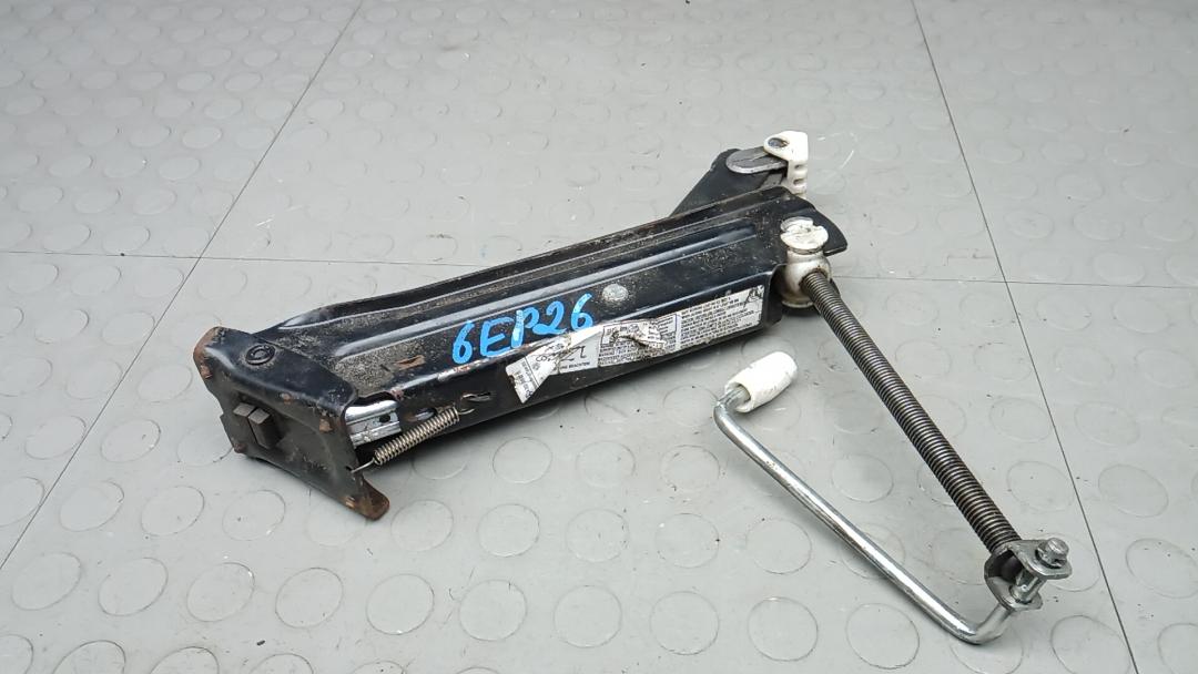 домкрат Mercedes-Benz C-Класс W204/S204 2006, 2.2 л., D C220 CDI, дизель, АКПП, седан - фото №1