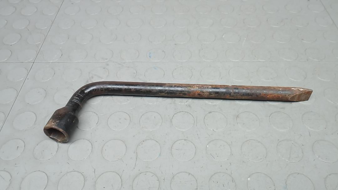 ключ колесный (балонный) Jeep Grand Cherokee WK 2006, 3.0 л., дизель, АКПП, внедорожник 5 дв. - фото №1