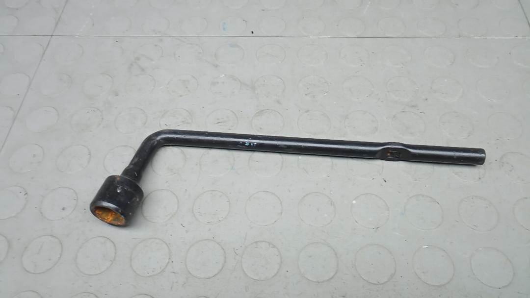 ключ колесный (балонный) Hyundai i30 GD 2012, 1.6 л., дизель, МКПП, хетчбэк 5 дв., 091313B010 - фото №1