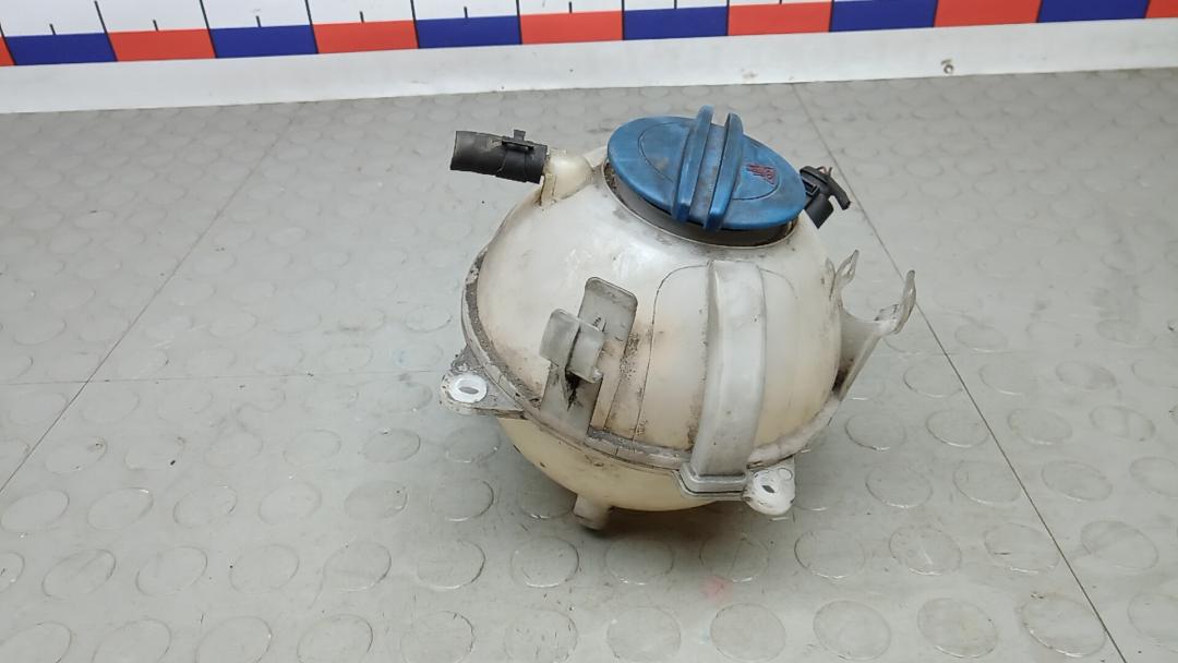 бачок расширительный Volkswagen Passat B6 2008, 2.0 л., TDi, дизель, МКПП, седан - фото №1