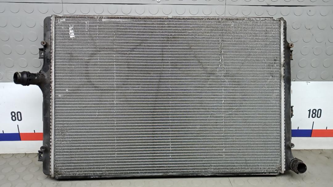 радиатор охлаждения Volkswagen Golf 6 поколение 2011, 2.0 л., дизель, МКПП, хетчбэк 5 дв. - фото №1