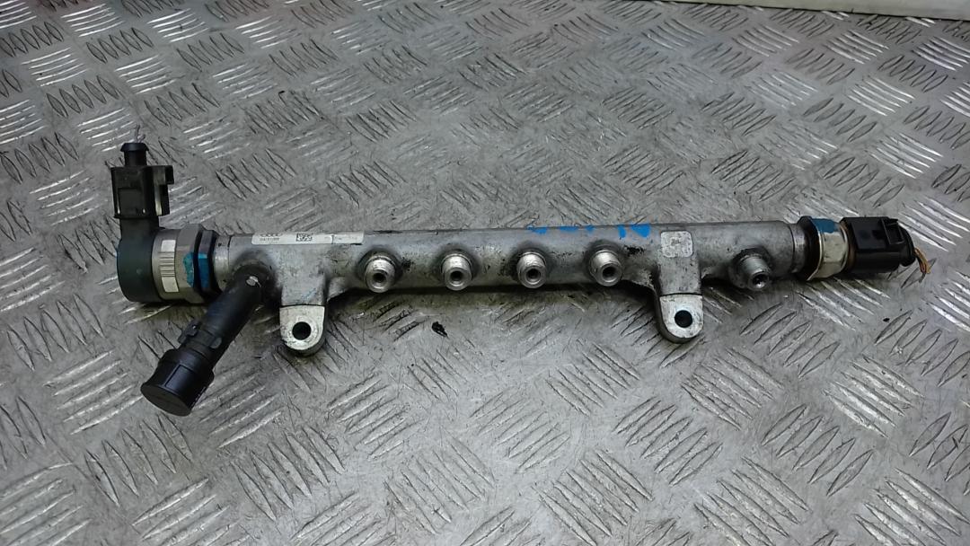 топливная рампа Audi A4 B8/8K 2010, 2.0 л., дизель, АКПП, седан, 03L130089A - фото №1