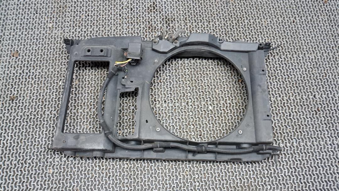 Передняя панель крепления облицовки (телевизор) Peugeot 308 T7 2009, 1.6 л., дизель, МКПП, хетчбэк 5 дв. - фото №1