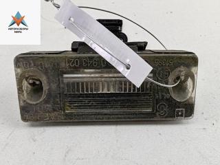 подсветка номера Audi A4 B5 [рестайлинг] 1998, 1.6 л., бензин, МКПП, красный, седан, 8D54827631