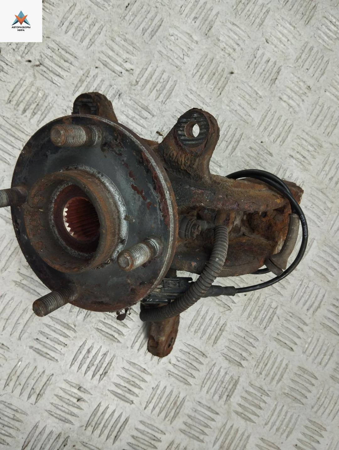 ступица передняя левая Ford Fusion 1 поколение 2003, 1.4 л., бензин, МКПП, чёрный, хетчбэк 5 дв. - фото №1