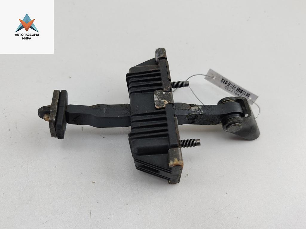 ограничитель открывания двери Toyota Avensis 2 поколение (T250) 2005, универсал - фото №1